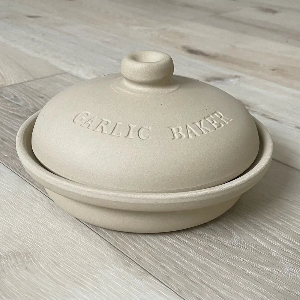 SASSAFRAS Superstone Vintage Garlic Baker by Sassafras 1993 Tan